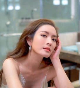 สาวสวยตลอดกาล แอฟ ทักษอร ขึ้นเลข 4 ก็เหมือน 14 อีกครั้ง