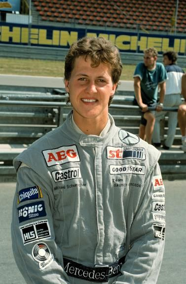 Michael Schumacher ราชานักแข่งรถผู้หลับไหล นักขับ F1 ที่ดีที่สุดตลอดการของการแข่งขันความเร็วที่ยิ่งใหญ่ที่สุดในโลก1