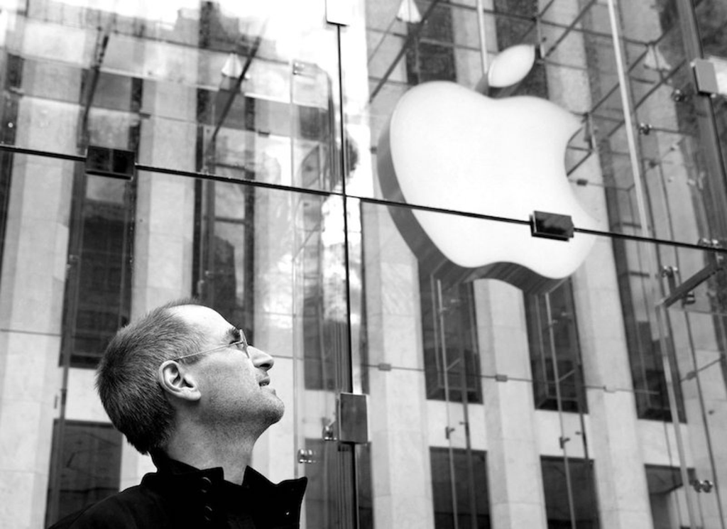 Steve Jobs อัจฉริยะผู้เปลี่ยนโลกให้กับวงการไอที ด้วยสุดยอดนวัตกรรมแห่งยุคที่เรียกว่า iPhone5